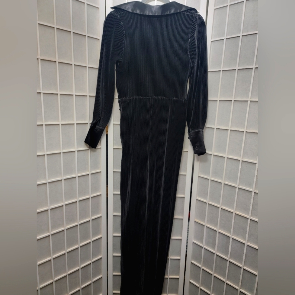 Satin Plisse Plunging Split Maxi Dress Missguided x Carli Bybel - Picture 9 of 12